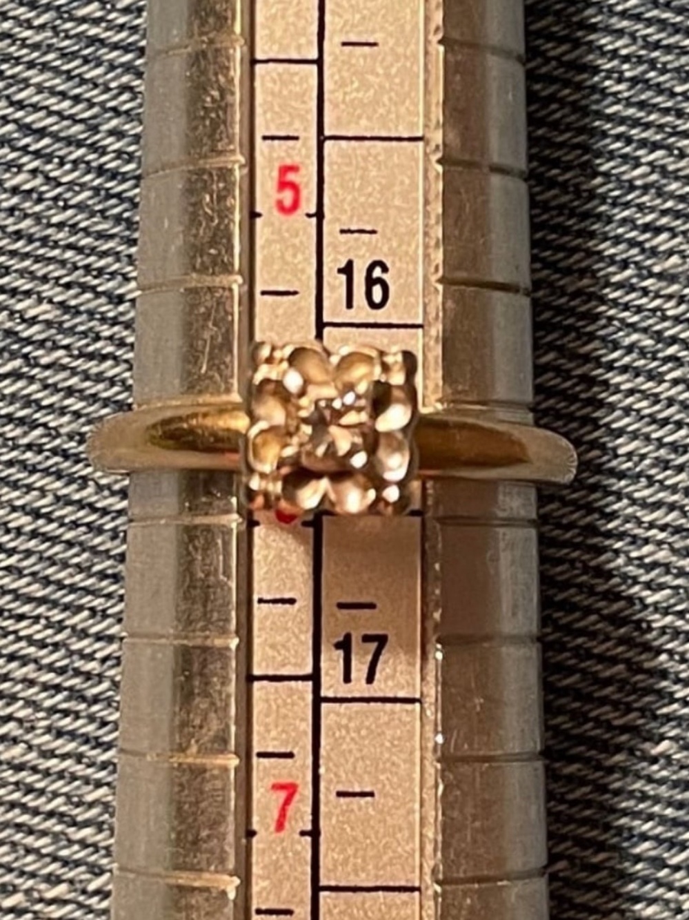1940's .25 carat 14K Engagement Ring, 5.75 - Picture 8 of 12
